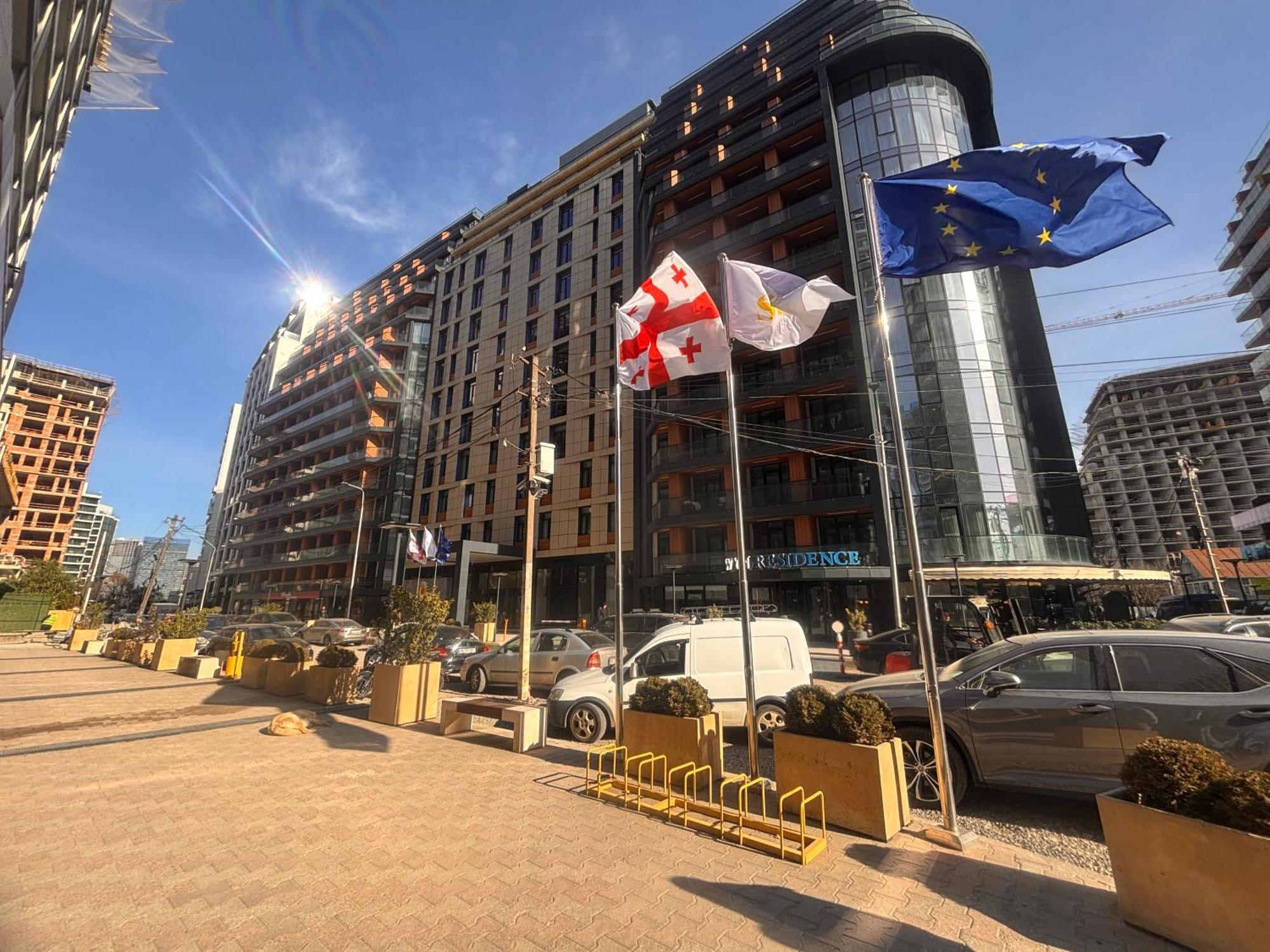 New Apartments "Park Primorsky" Batoemi Buitenkant foto