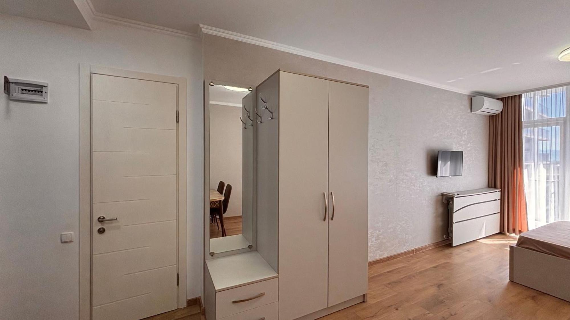 New Apartments "Park Primorsky" Batoemi Buitenkant foto