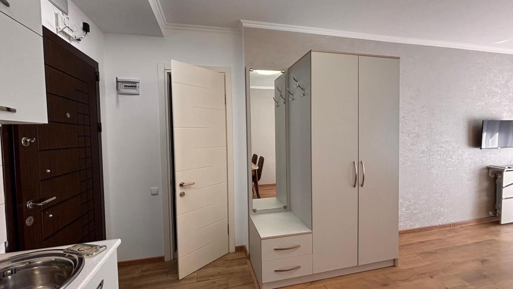 New Apartments "Park Primorsky" Batoemi Buitenkant foto